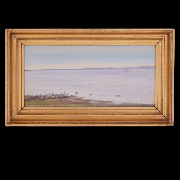 Johan Ulrik Bredsdorff, 1845-1928, olie på lærred. Stille Sommerdag ved 
Flensborg fjord. Signeret og dateret 1898. Lysmål: 20x41cm. Med ramme: 
30,5x51,5cm